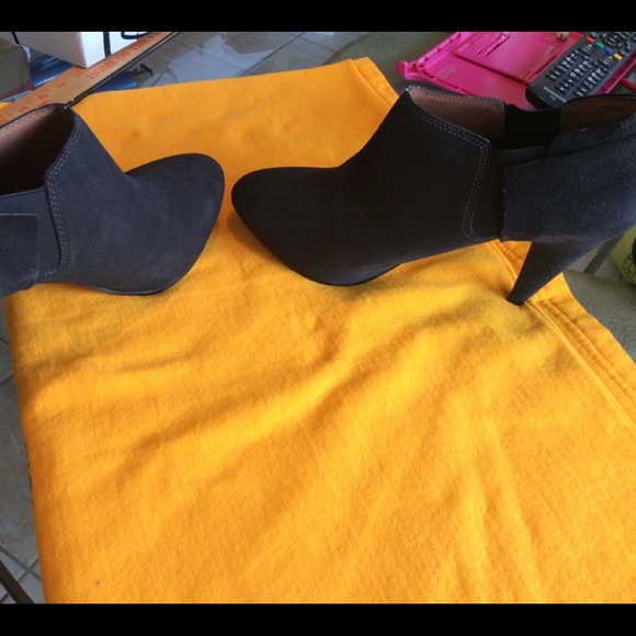 Dolce Vita OnDine Black Suede Boots Size 8.5, Pre-owned with box - Picture 7 of 13